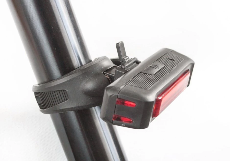 Мигалка задняя NEKO NKL-6025 зарядка USB 65 люмен