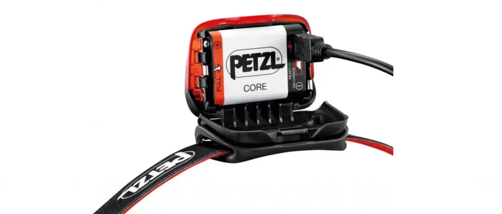 Налобний ліхтар Petzl ACTIK CORE black