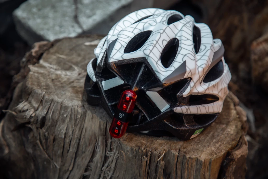 Шлем ONRIDE Grip белый M (55-58 см) + Мигалка ONRIDE Row, 6936116100867